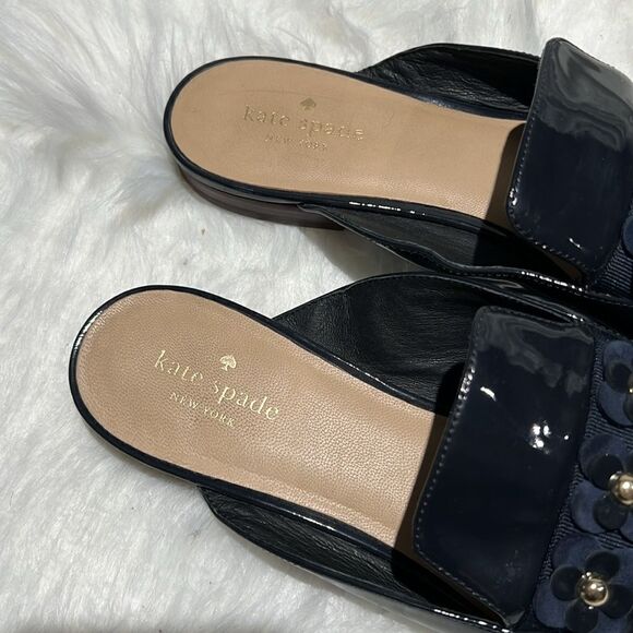 Kate Spade ♠️ Navy Slip-On Patent Leather Loafers with Floral Accent Sz 8M.  B72 - Picture 4 of 8